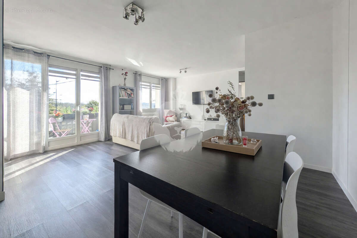 Appartement à SAINT-MAUR-DES-FOSSES