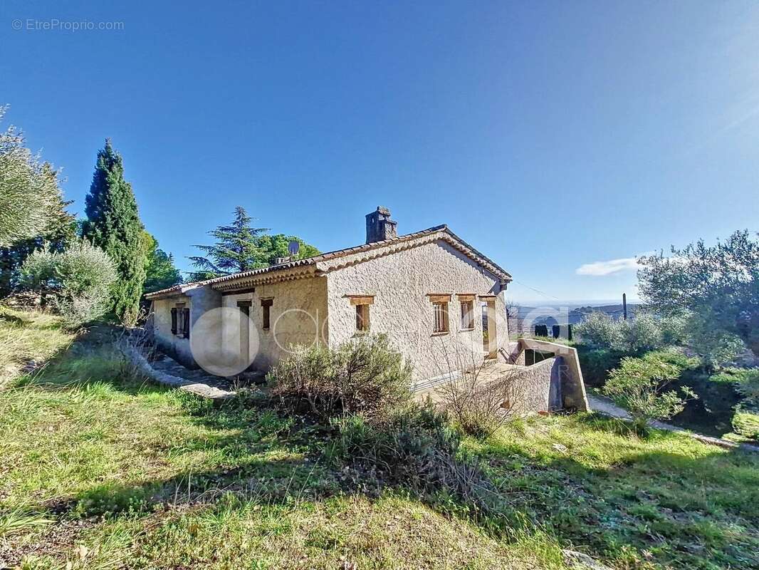 Maison à TOURRETTES-SUR-LOUP