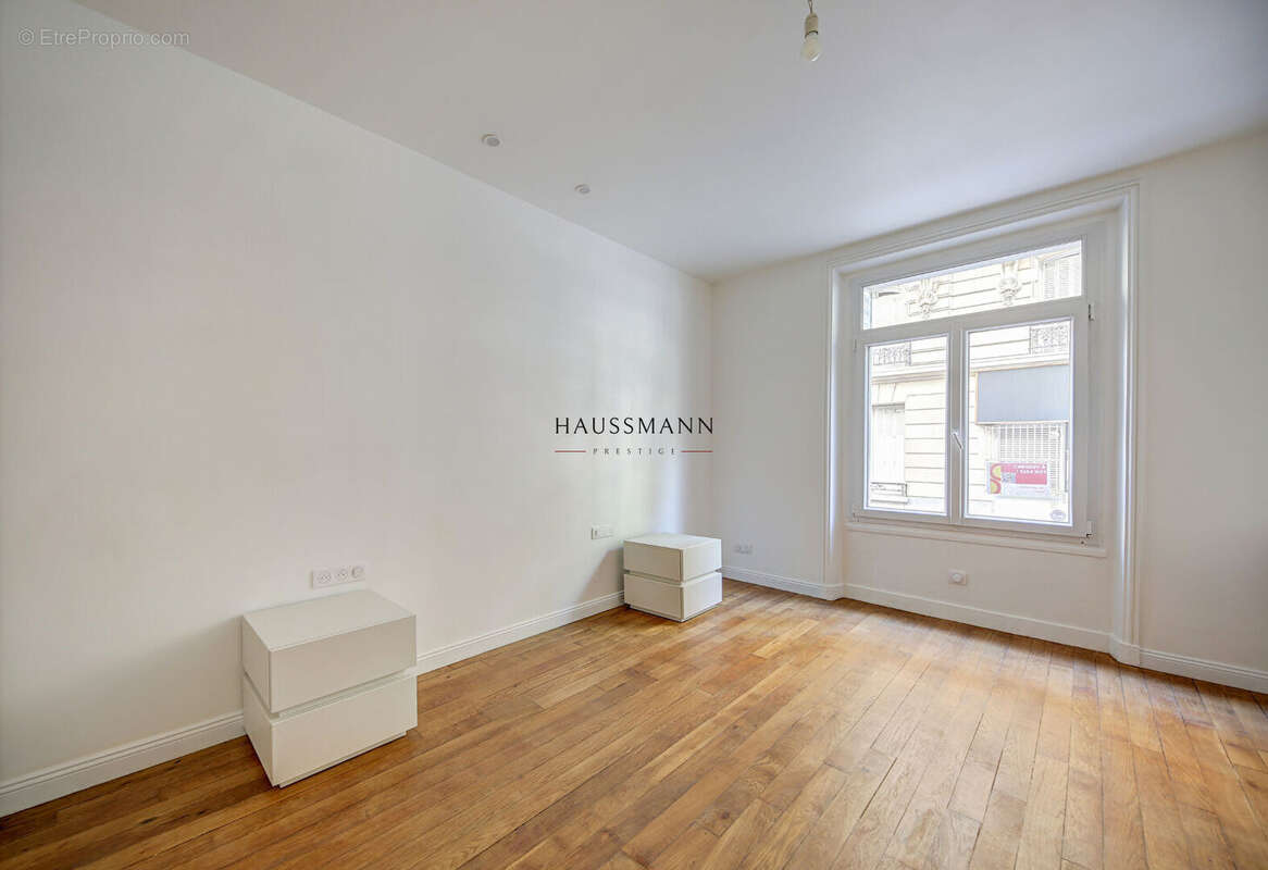 Appartement à PARIS-7E