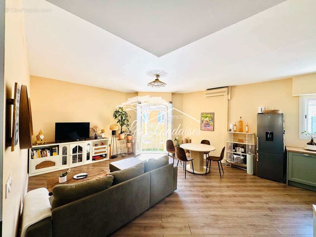 Appartement à LA LONDE-LES-MAURES