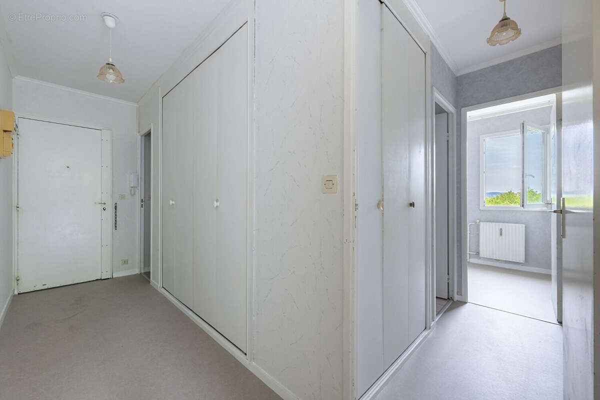 Appartement Cergy 2 pièces 53.9 m2 (Ravalement + isolation récente) - photo 7