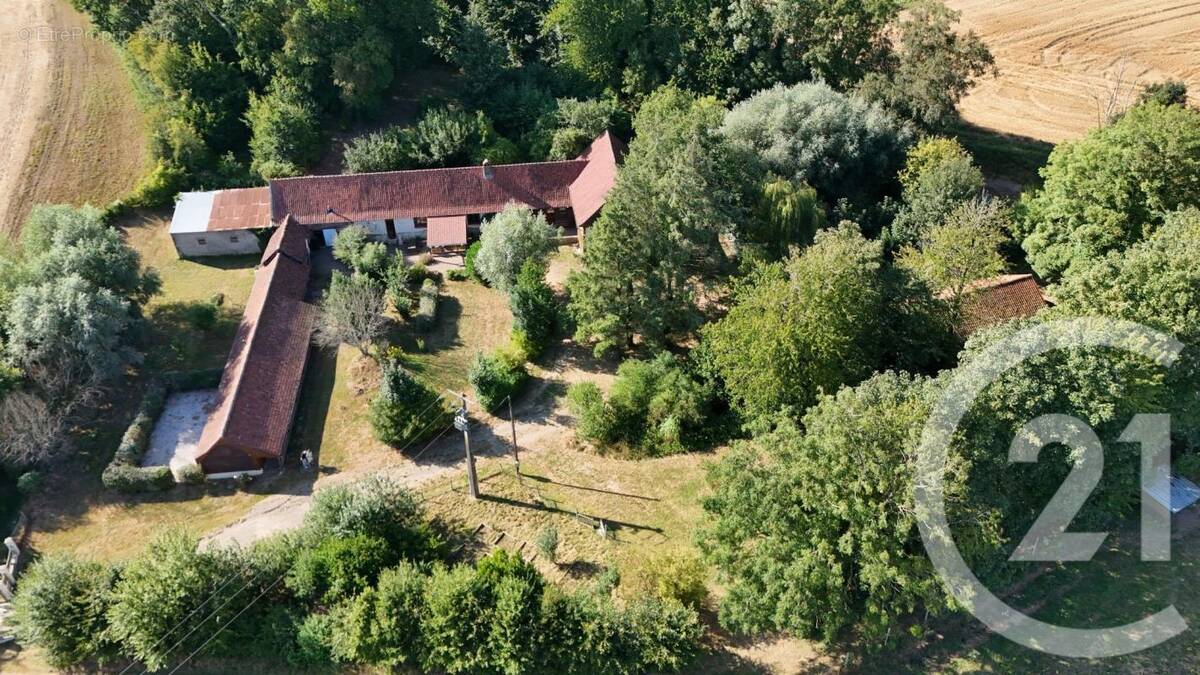 Maison à DOURIEZ