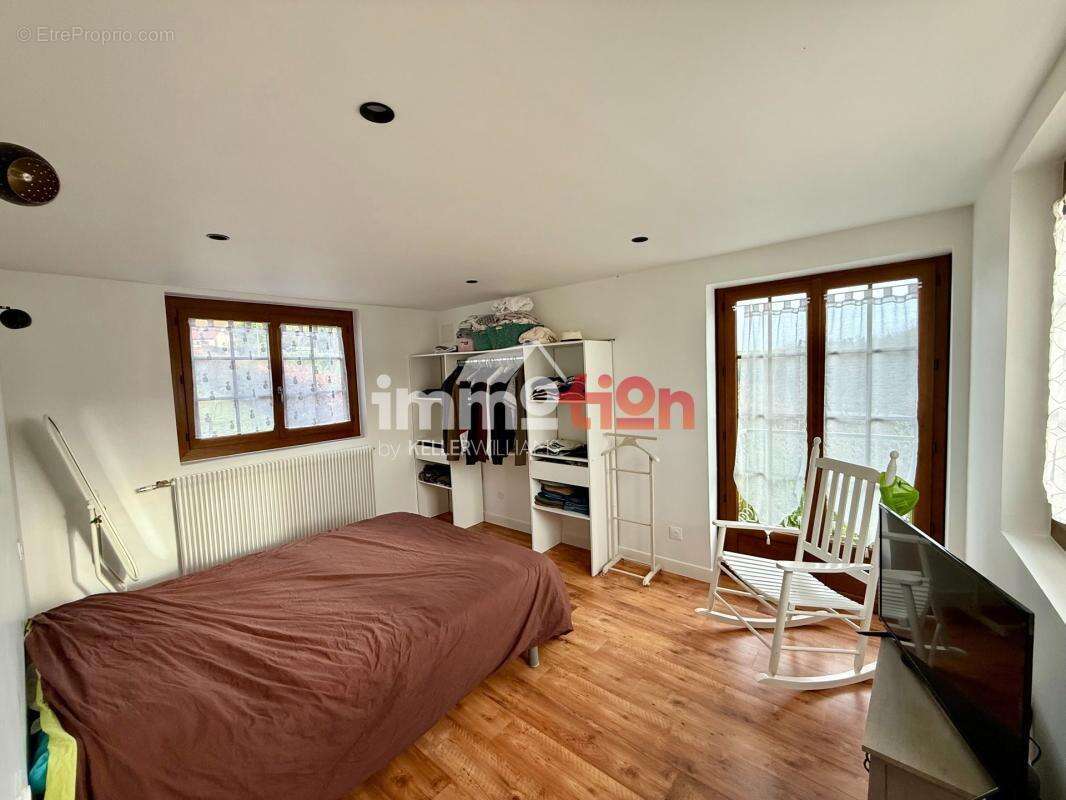 Maison à HUCHENNEVILLE