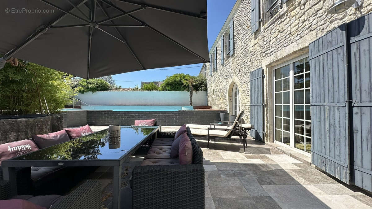 Maison 304 m² à Dompierre-Sur-Mer  - photo 5