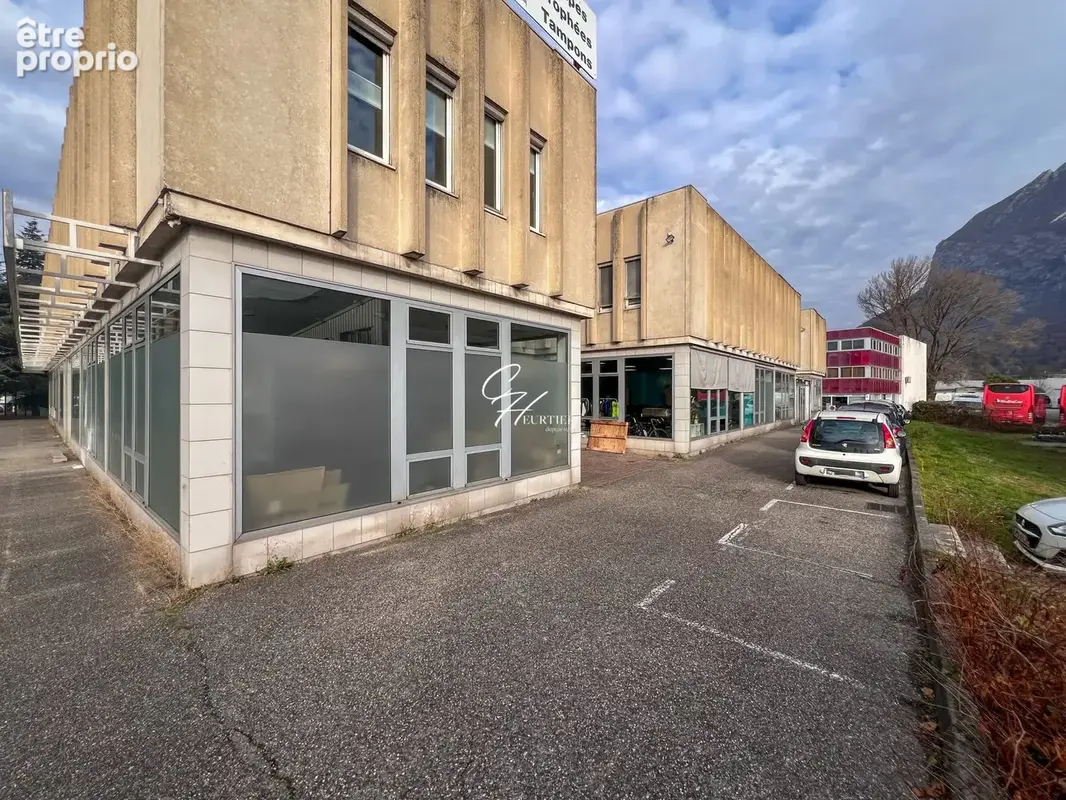 Commerce 192 m² à vendre à Saint-Martin-Le-Vinoux (38950) - photo 1