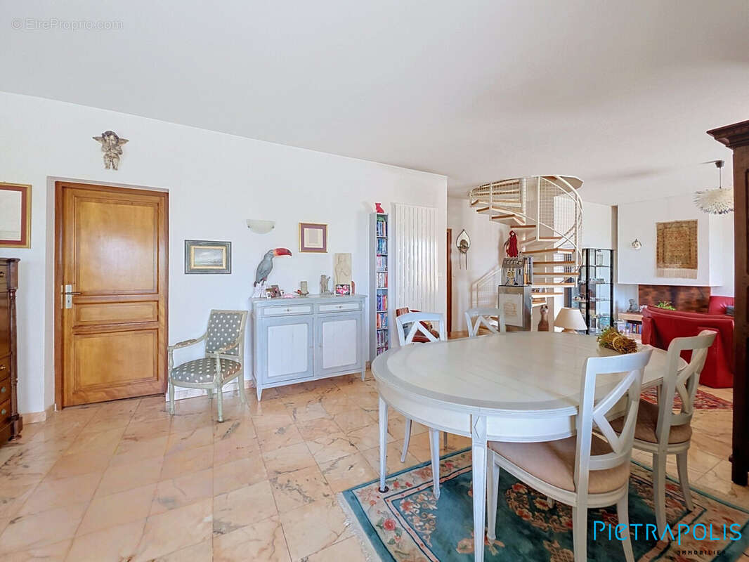 Appartement 185 m² à Sauverny  - photo 5