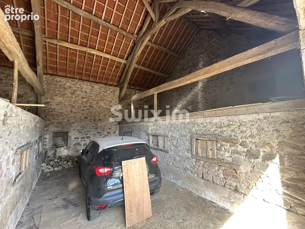 Corps de ferme rénové avec dépendances sur 12 600 m² de terrain - photo 11