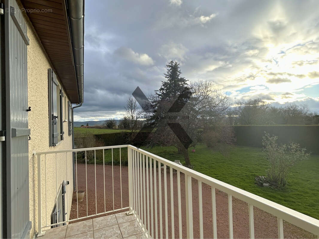 Maison à SAINT-VINCENT-DE-BOISSET