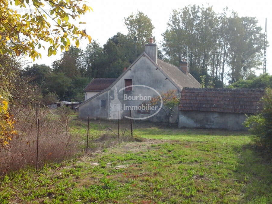 Maison à PIERREFITTE-SUR-LOIRE