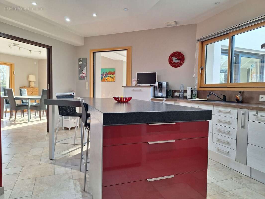 Maison à BAINS-SUR-OUST