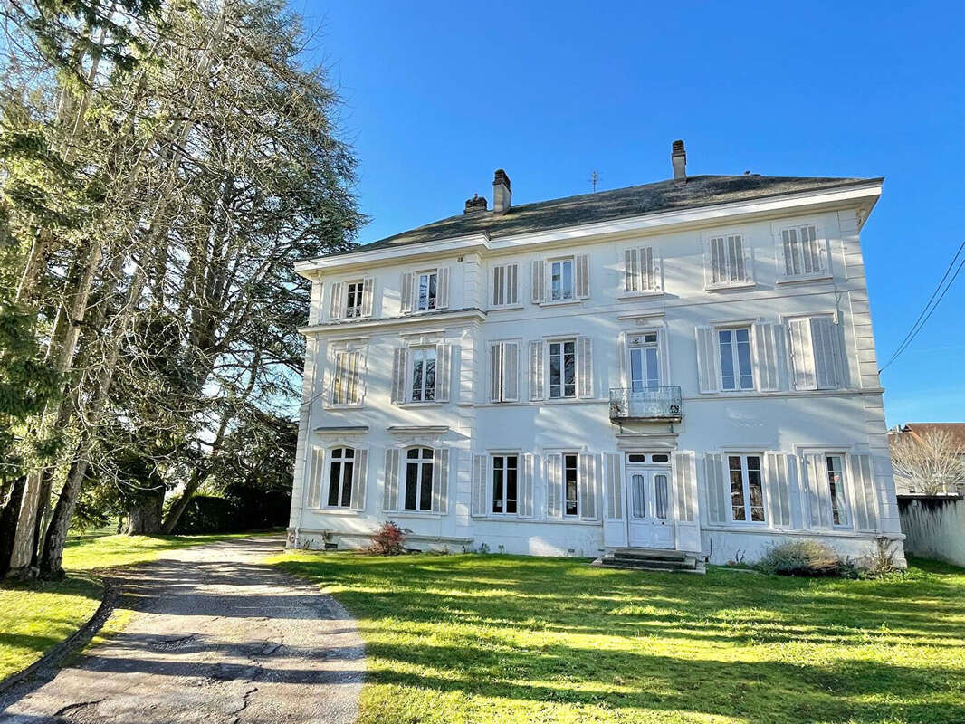 Appartement à LA TOUR-DU-PIN