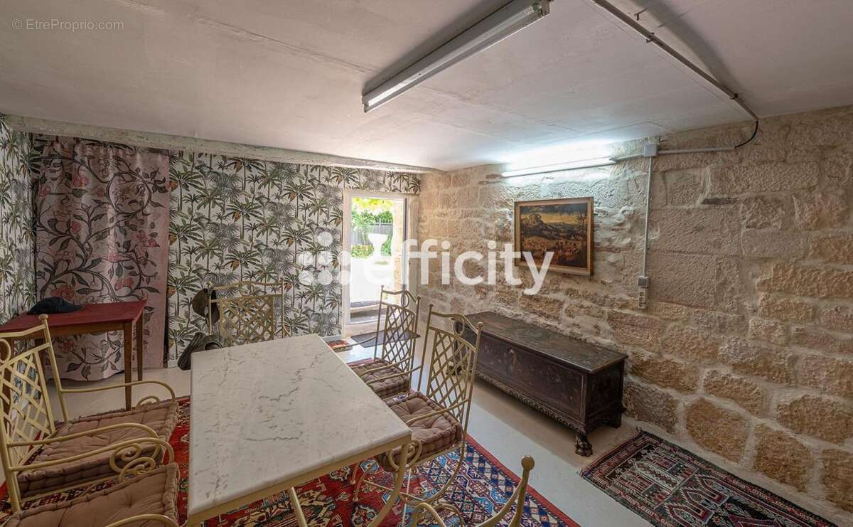 Maison 242 m² à Villeneuve-Sur-Vere  - photo 14