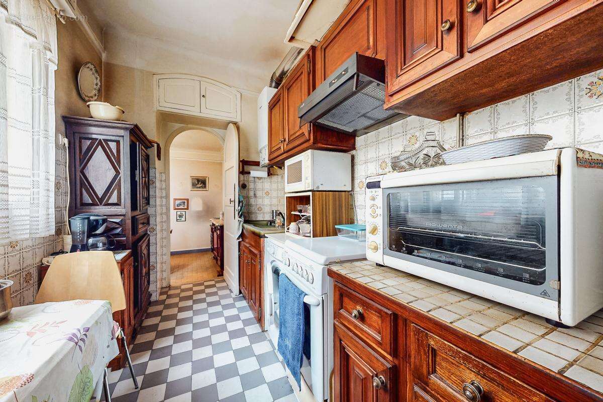 Appartement à MARSEILLE-1E