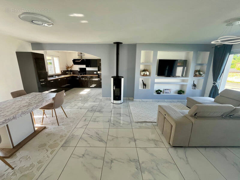 Maison à MOUTIERS-SUR-LE-LAY