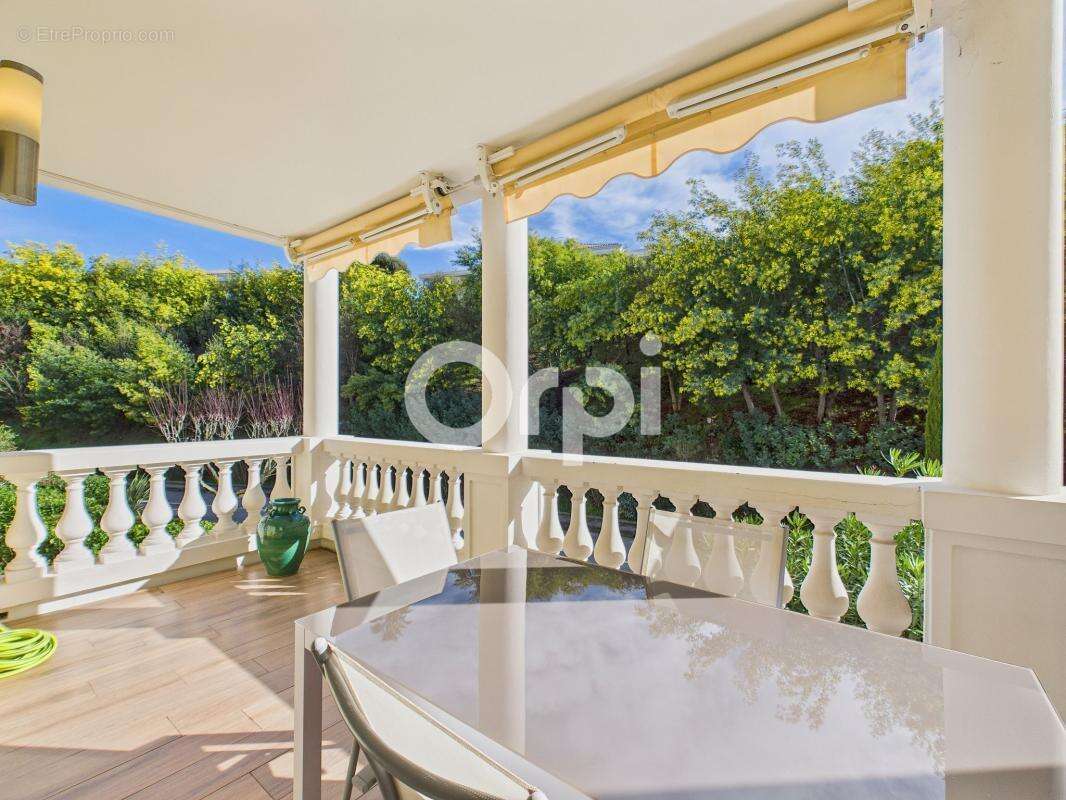 Appartement à MANDELIEU-LA-NAPOULE