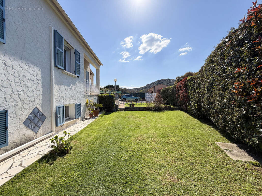 Maison 171 m² à Alata  - photo 6
