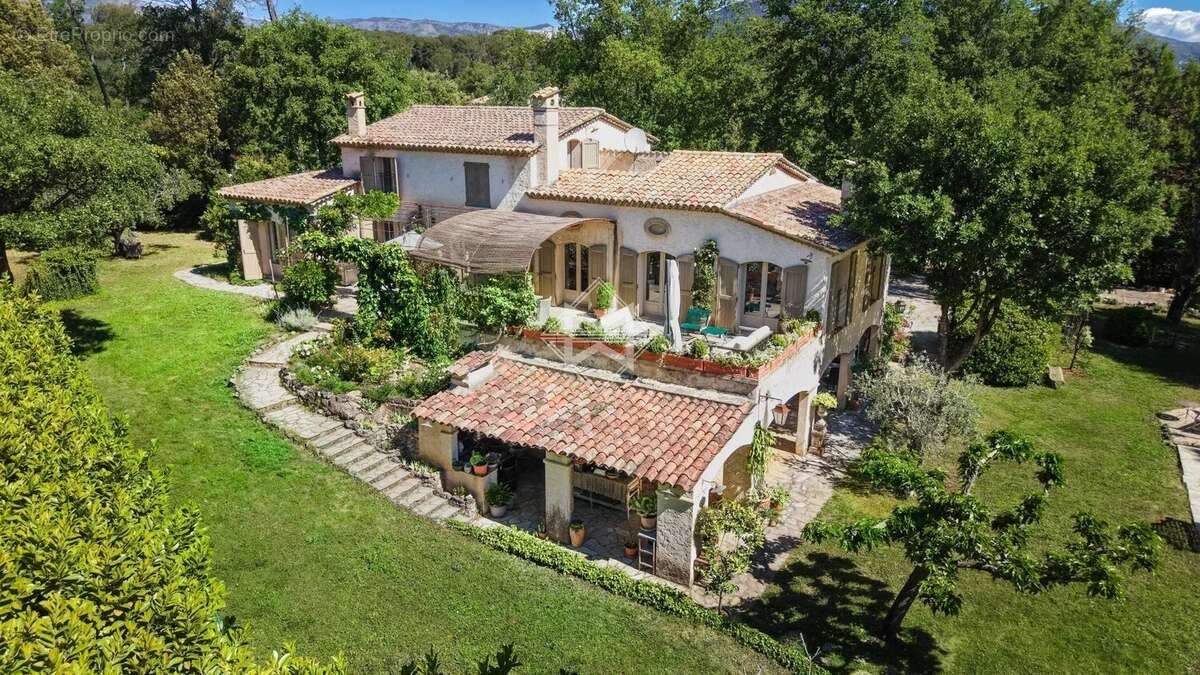 Maison à VALBONNE