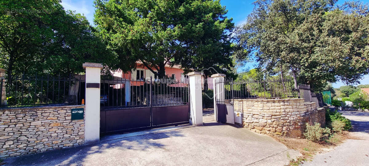 Maison à SABRAN