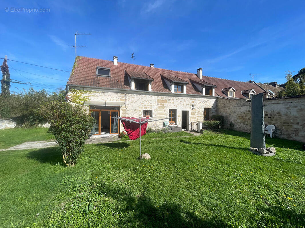 Maison à SAINT-OUEN-L'AUMONE