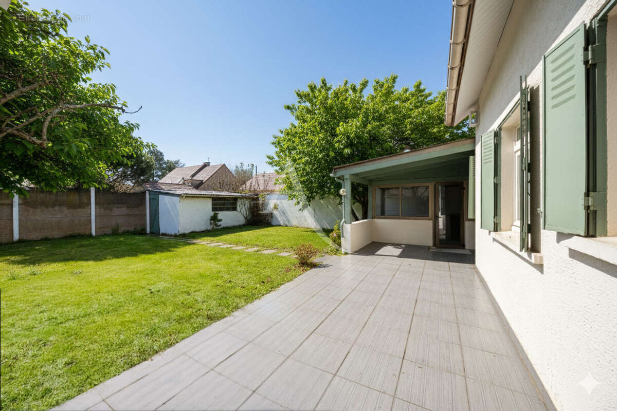 Maison à GRETZ-ARMAINVILLIERS