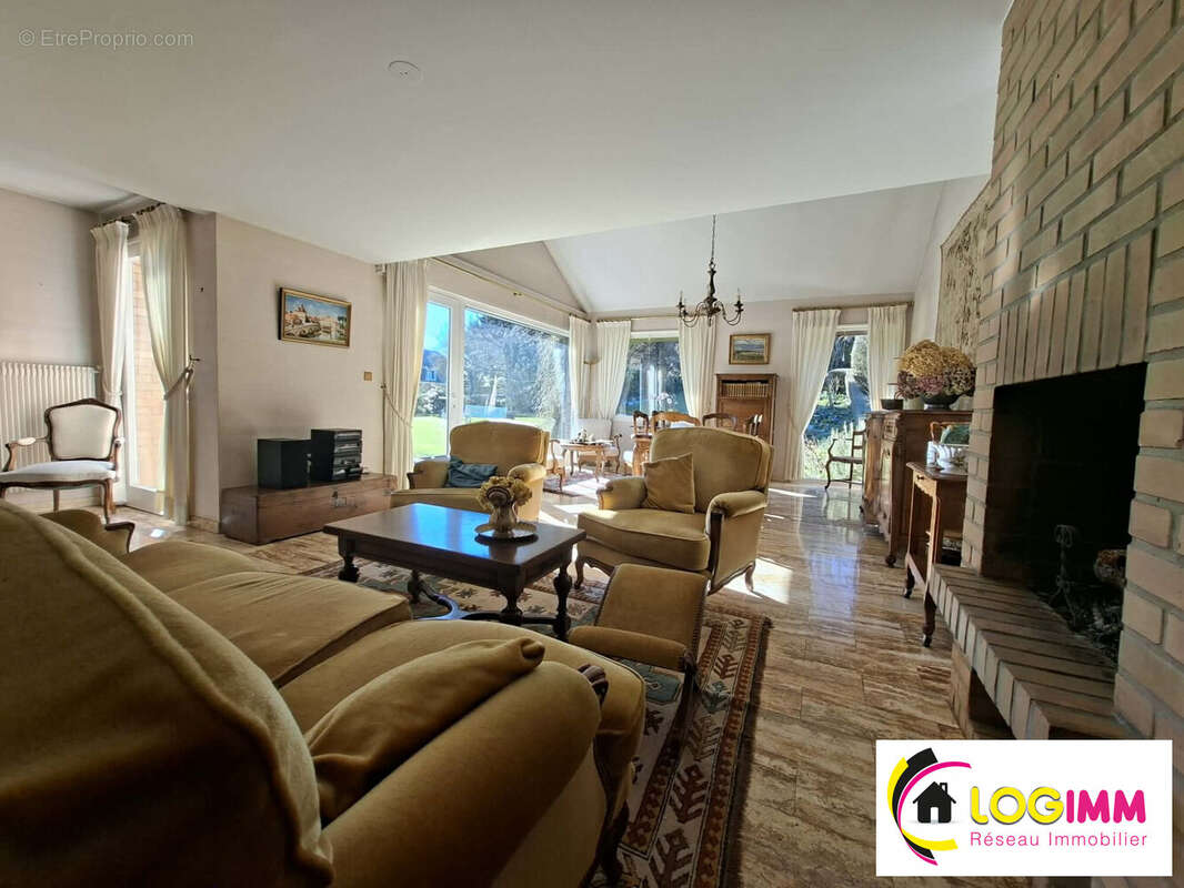Maison à FAMARS