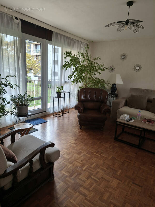 Appartement à SAINT-YRIEIX-LA-PERCHE