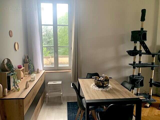 Appartement à BALLAN-MIRE