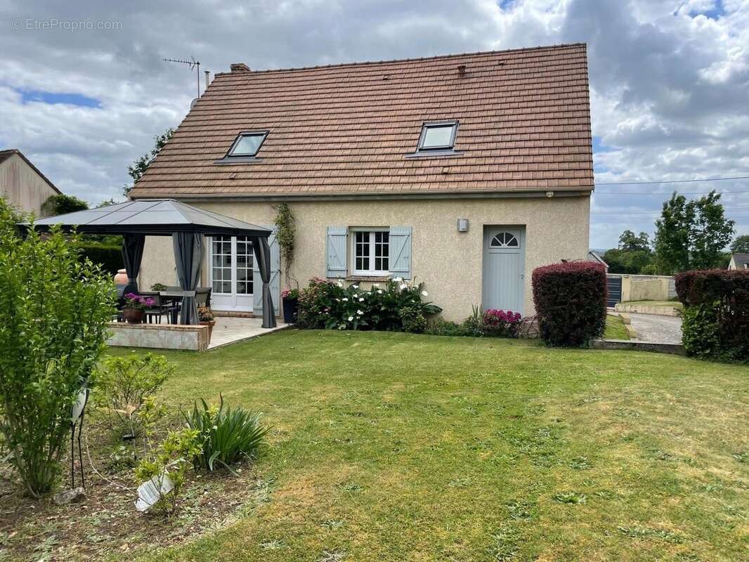 Photo 2 - Maison à DAMMARTIN-EN-SERVE