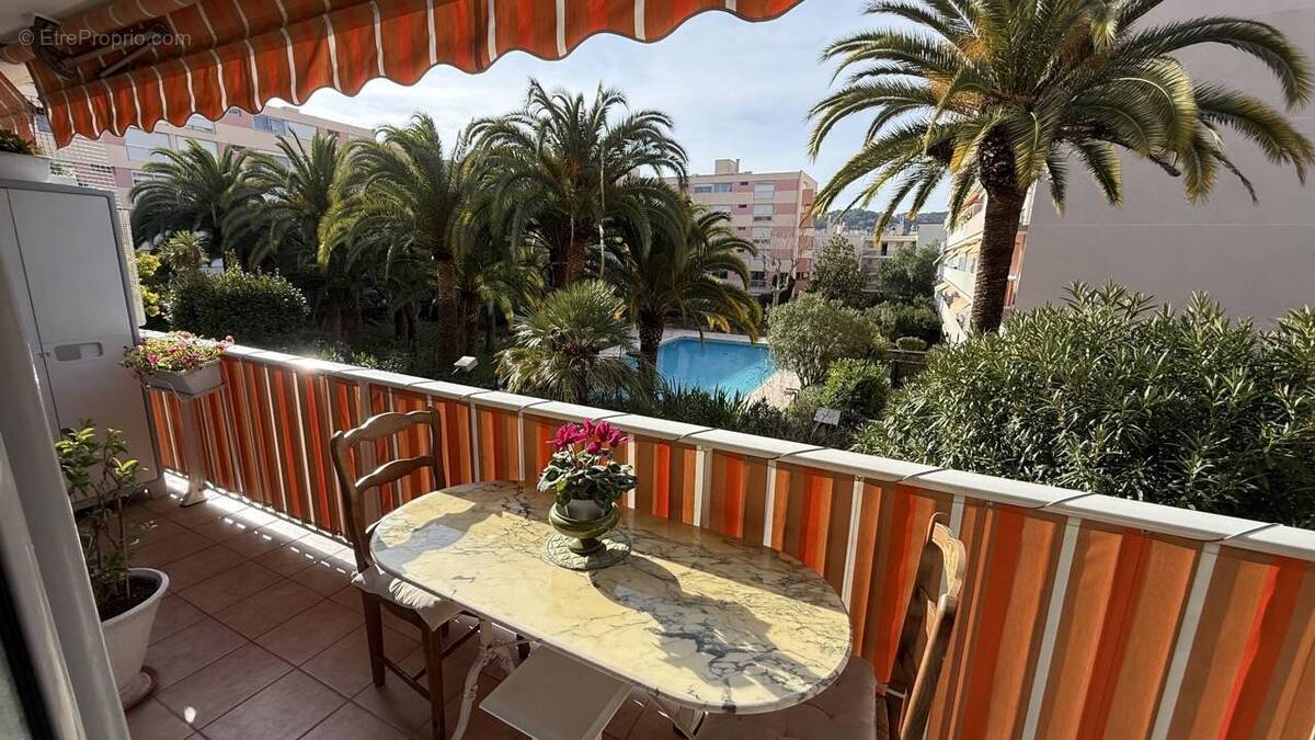 Appartement à VALLAURIS