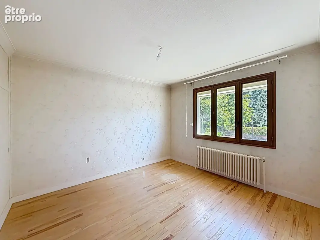 GENAS centre Maison 7P de 138m² Terrain 770m² - photo 9