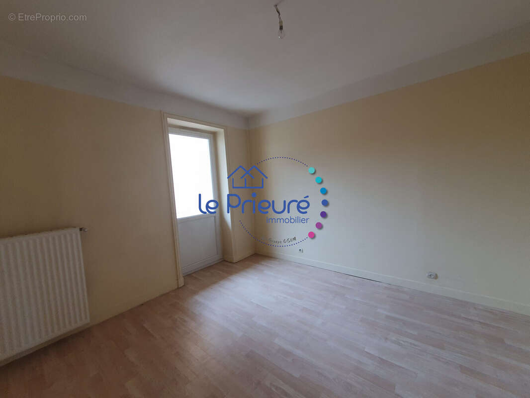 Appartement 684 m² à Roanne  - photo 8