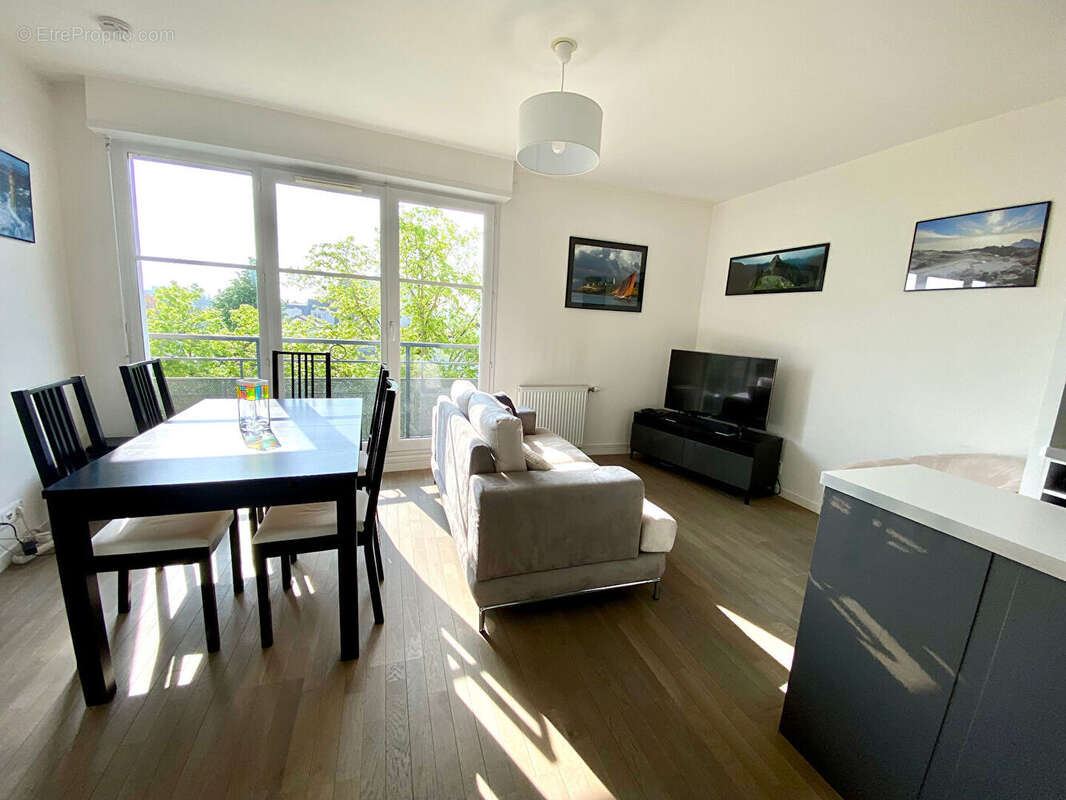 Appartement à SARTROUVILLE