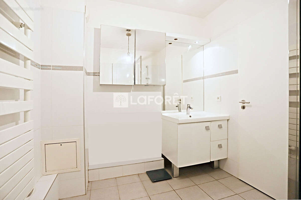 Appartement à PARIS-14E