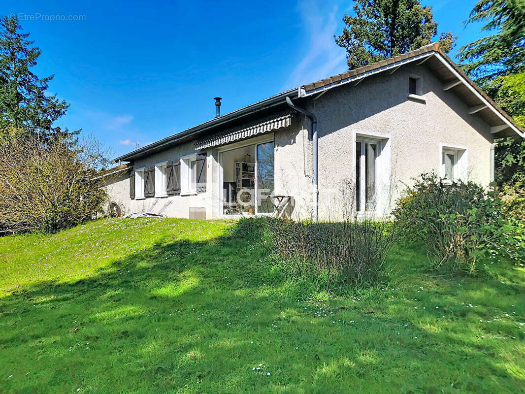 Maison à GENAY