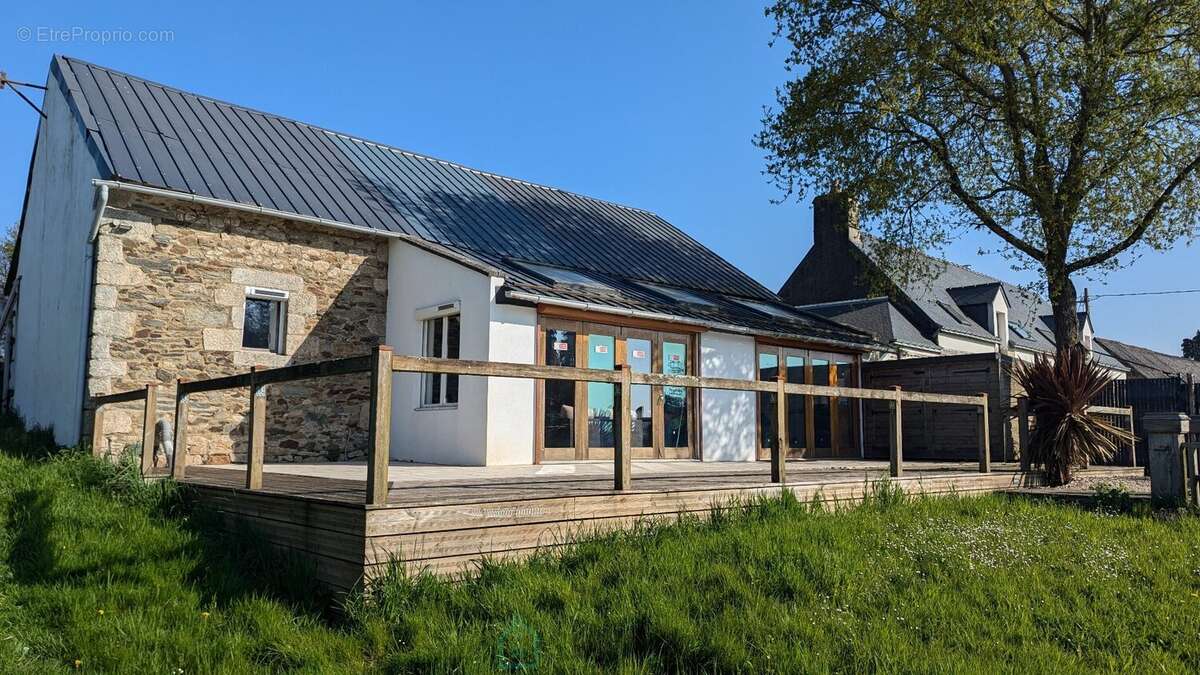 Maison à NOYAL-PONTIVY