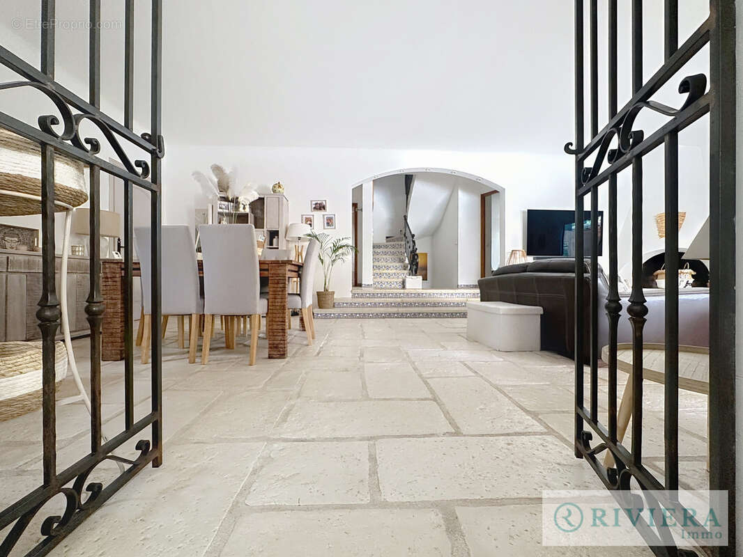 Le cannet pinede villa t5  individuelle  145 m2 piscine jardin sud 1000m2 garage 135m2 - photo 8