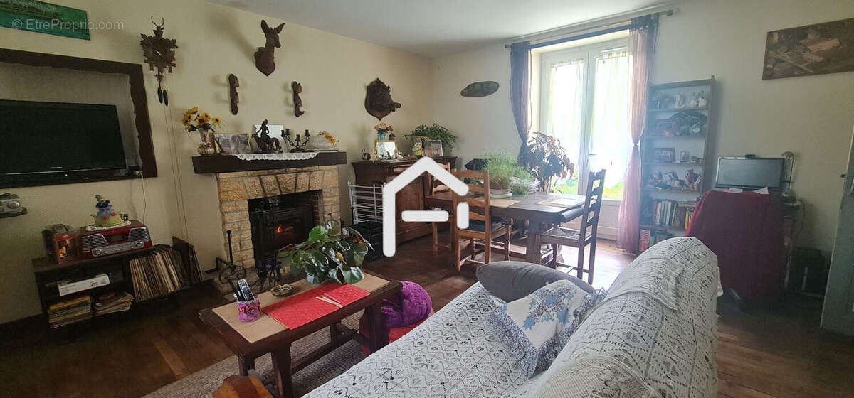 Maison à OBJAT