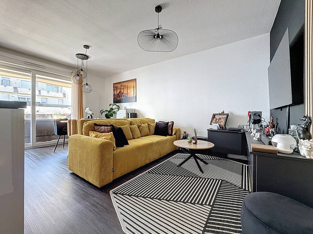 Appartement à SAINT-GENIS-POUILLY