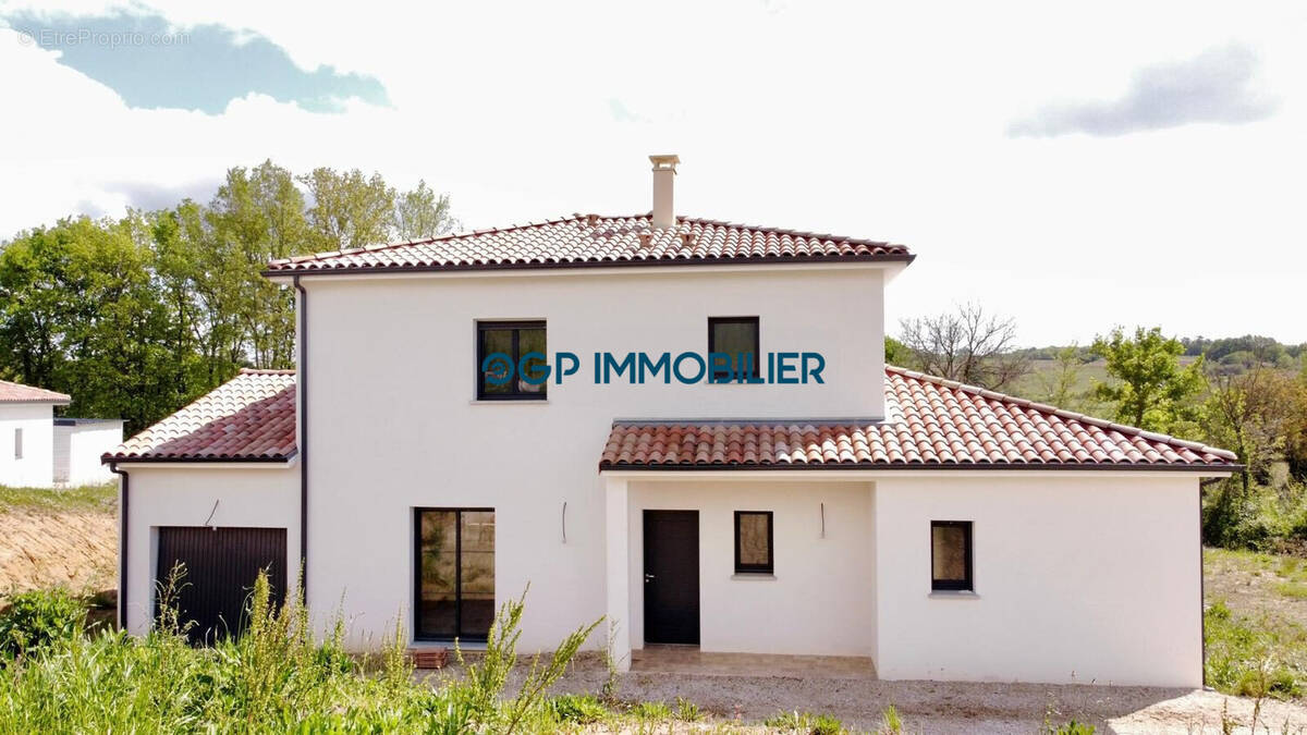 Maison à NEGREPELISSE