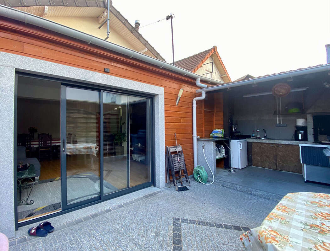Maison à SARTROUVILLE