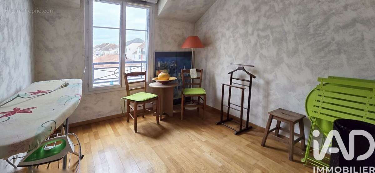 Photo 9 - Appartement à BAILLY-ROMAINVILLIERS