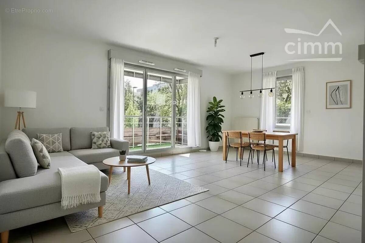 Appartement à MEYLAN