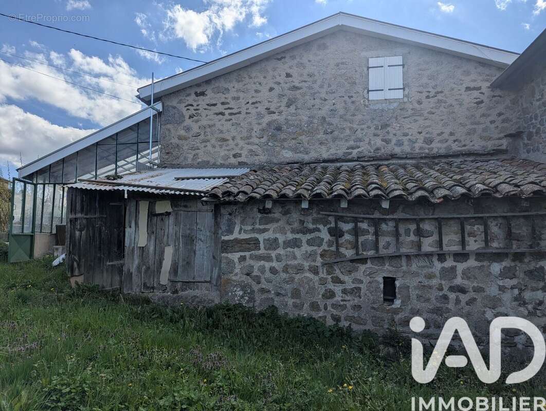 Maison 30 m² à Rochepaule  - photo 5
