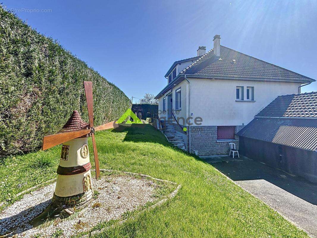 Maison à SAINT-VAURY