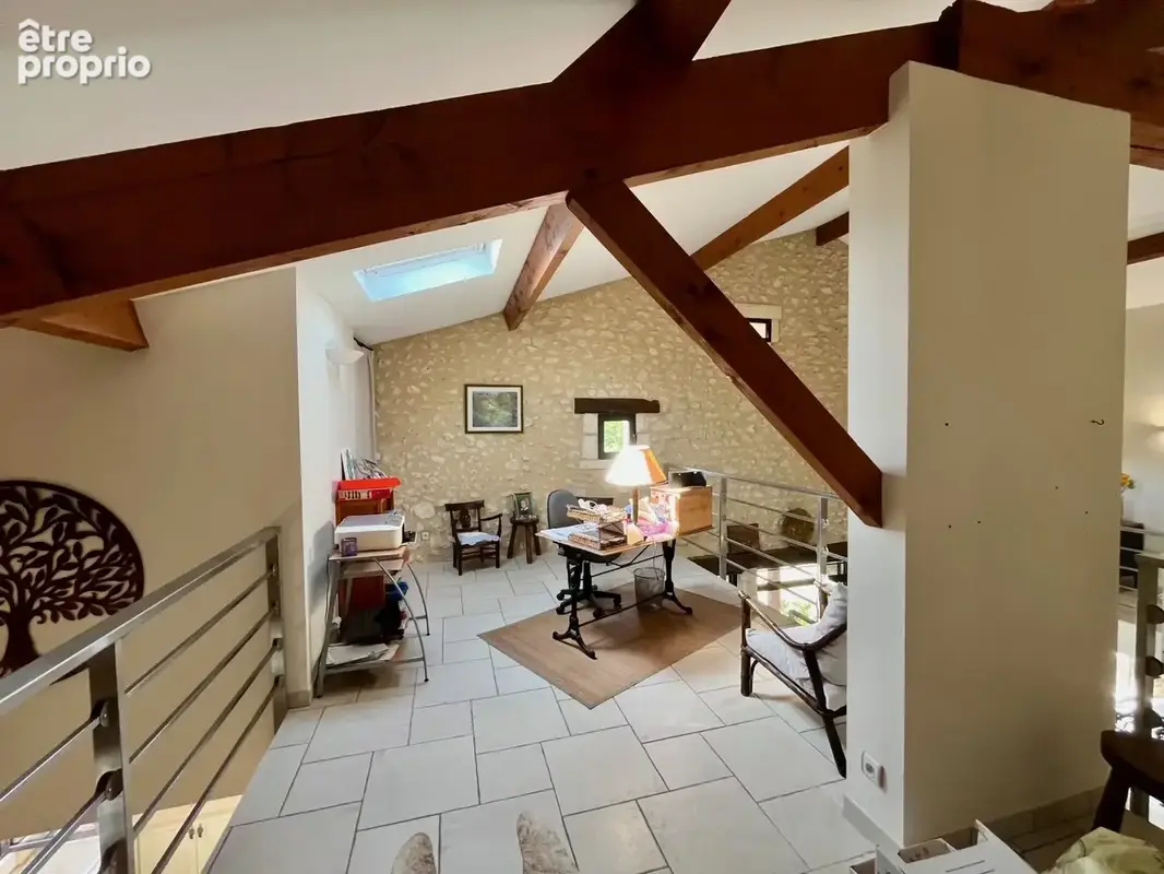 Maison en pierre de 5 chambres rénovée avec élégance et modernité - photo 11