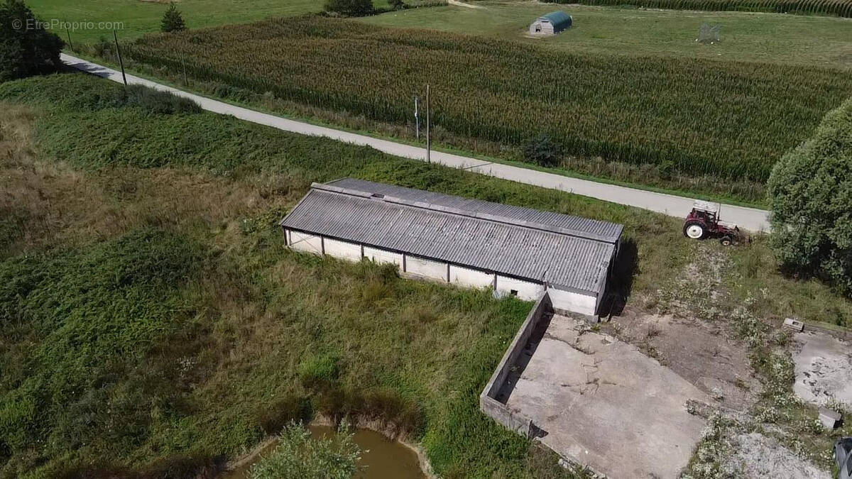 Maison à LA CHAPELLE-NAUDE