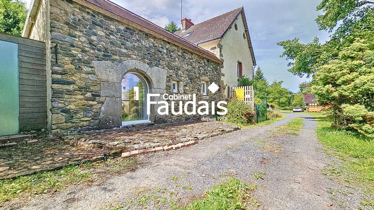 Maison à FEUGERES