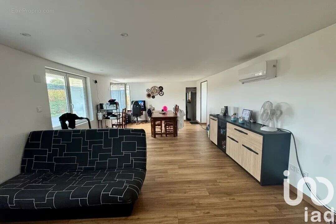 Maison 106 m² à Reignac  - photo 7