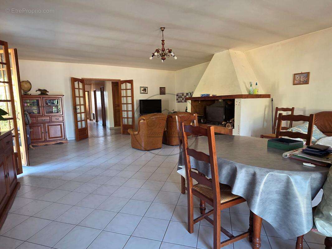 Maison de plain-pied 180 m² sur terrain 2 282 m² en fin d'impasse a saint-ambroix (30500) - photo 3