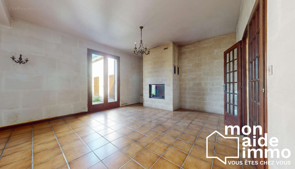 Maison à SAINT-CAPRAIS-DE-BORDEAUX